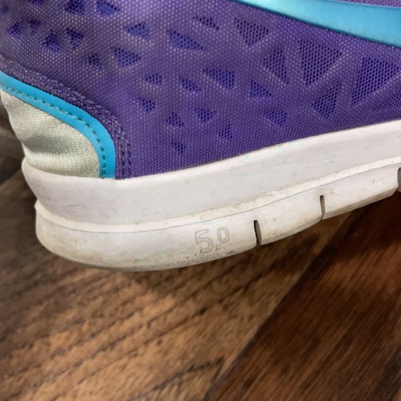 Nike Free 5.0 Shoes - Picture 8 of 9